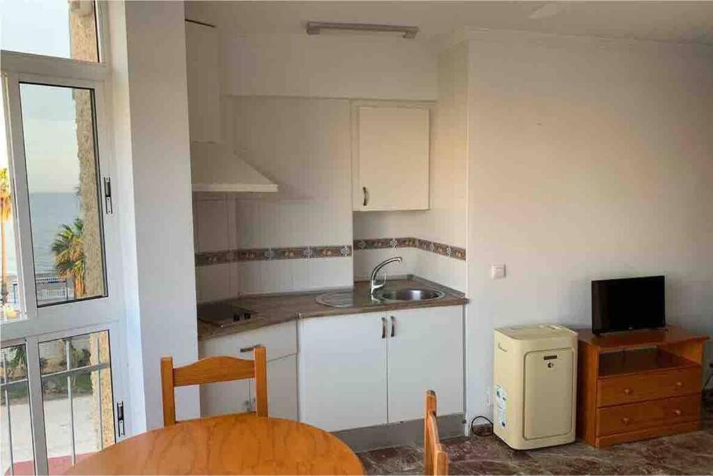 Apartment First Line Of The Sea Benalmádena Zewnętrze zdjęcie